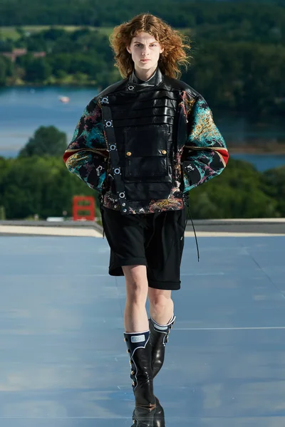 Look 44